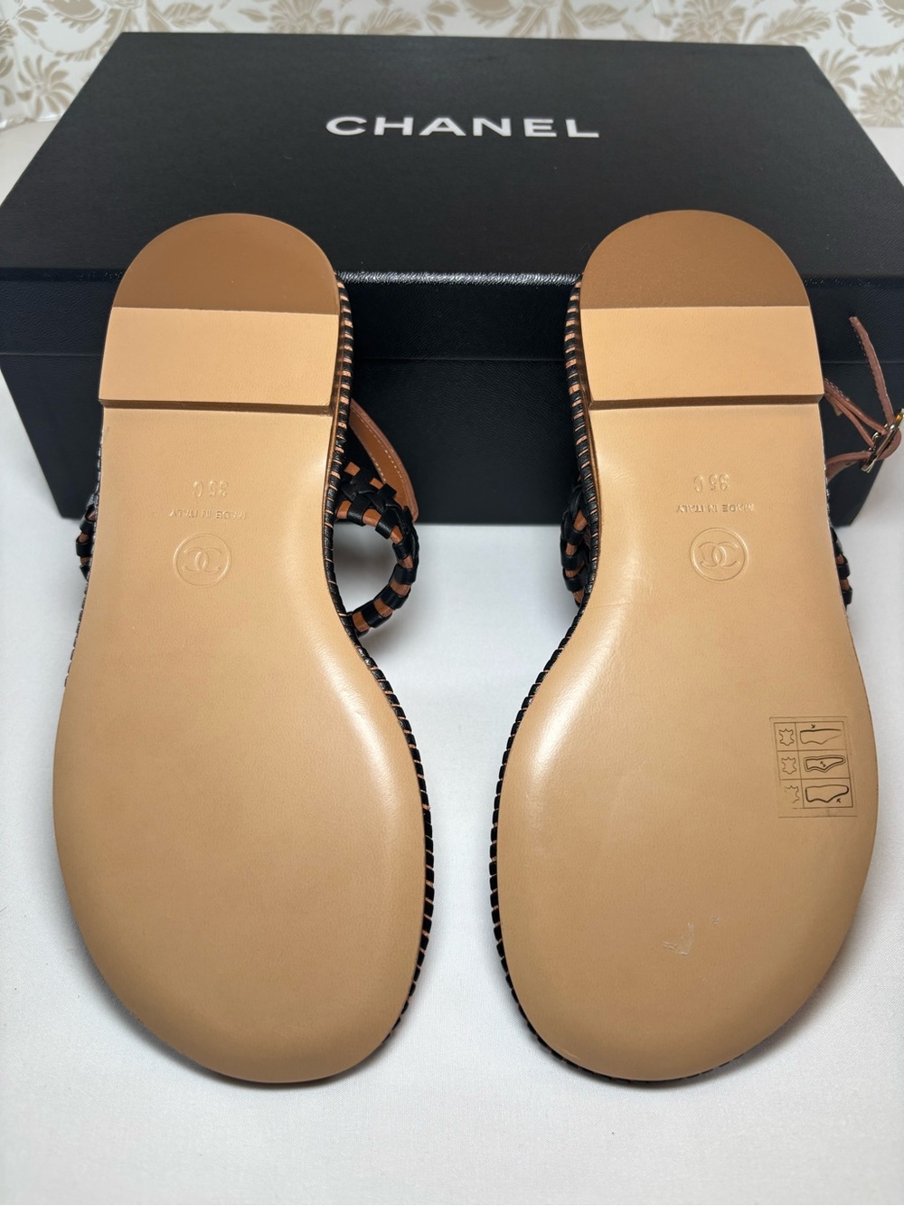 CHANEL Brown and Black Leather CC Logo Thong Sandals - Picture 9 of 10